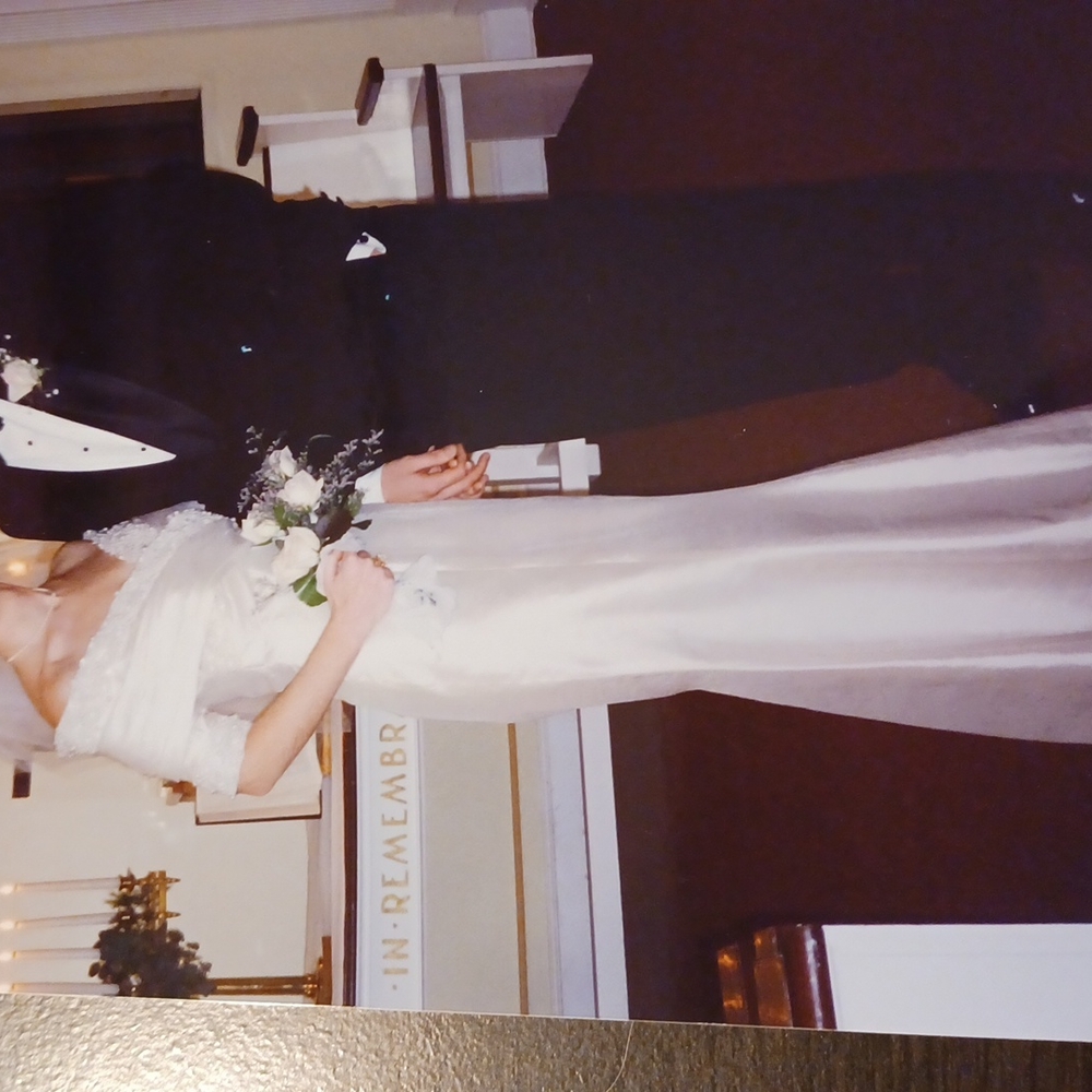 Vintage Off-the-shoulder Wedding Dress